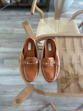 Saks Fifth Avenue Classic Women’s Tan Leather Loafers